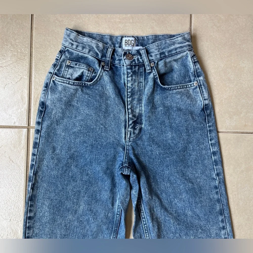 BDG Urban Outfitters High-Rise Baggy Jeans Women's 25 Blue Acid Wash - Picture 2 of 13